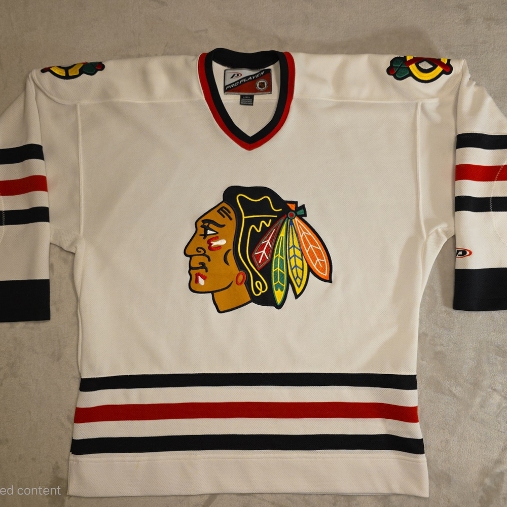 Reebok White Blackhawks Pro Player Jersey